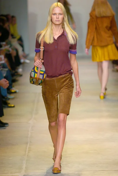 Look 10